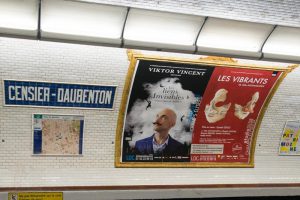 Comedie et studio des Champs Elysées : Viktor Vincent Les Vibrants Metro
